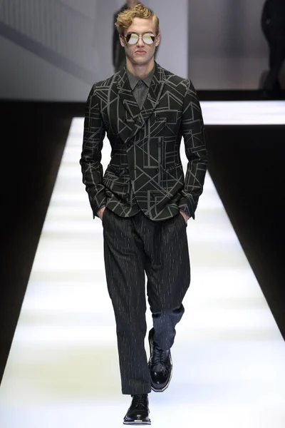 Look 9